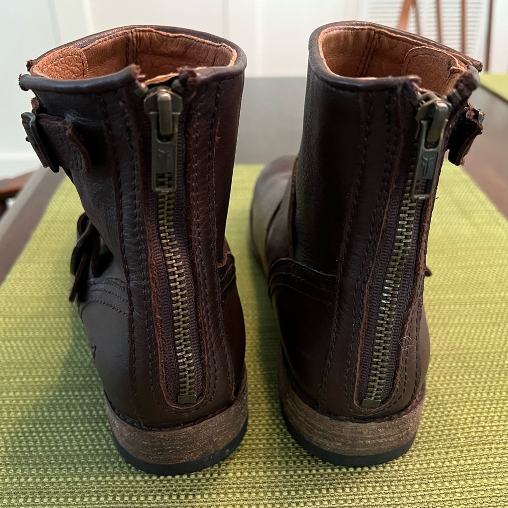 Frye Tyler Engineer Brown Ankle Boots with Buckle Strap Women’s 6B - Picture 3 of 7